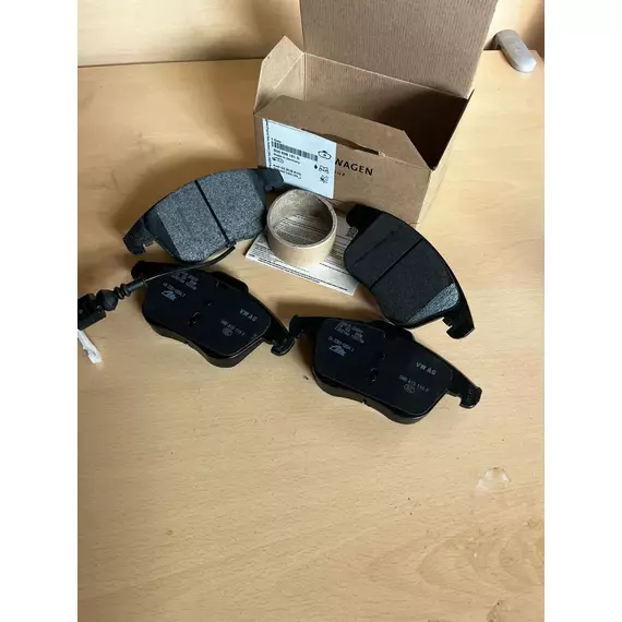 Тормозные колодки VAG (VW/Audi/Skoda/Seat) 5N0698151D Передние