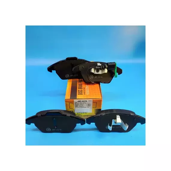 Колодки тормозные, передние AUDI A3 II (8P) (2003-2013), SEAT LEON II (2005-2012), SKODA OCTAVIA II (2004-2013), VW GOLF VI (2009-2012)/ JETTA VI (2011- )