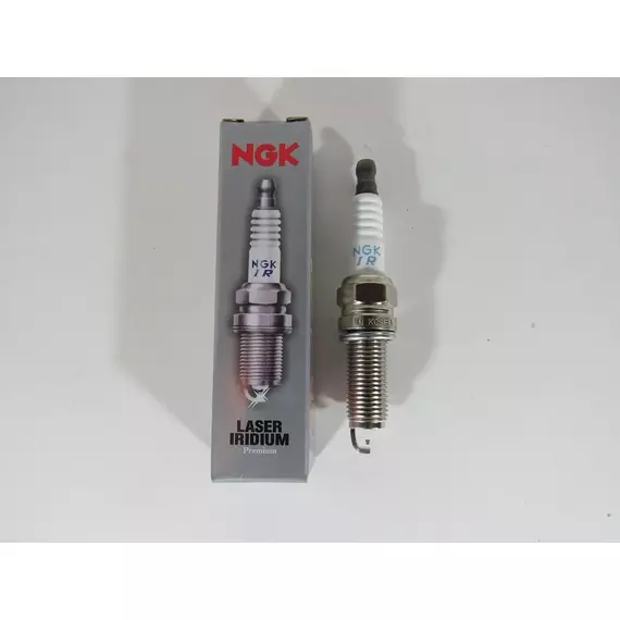 Свеча зажигания NGK 9723 SILZKR7B11