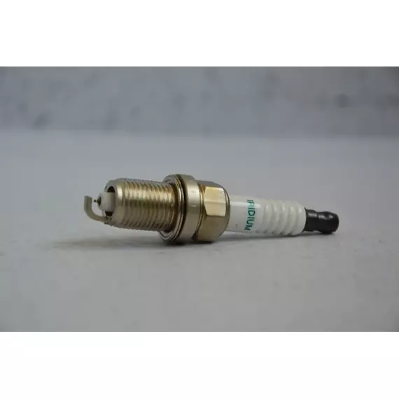 Свеча зажигания SK16R11